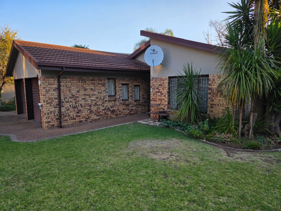 4 Bedroom Property for Sale in Heuwelsig Free State